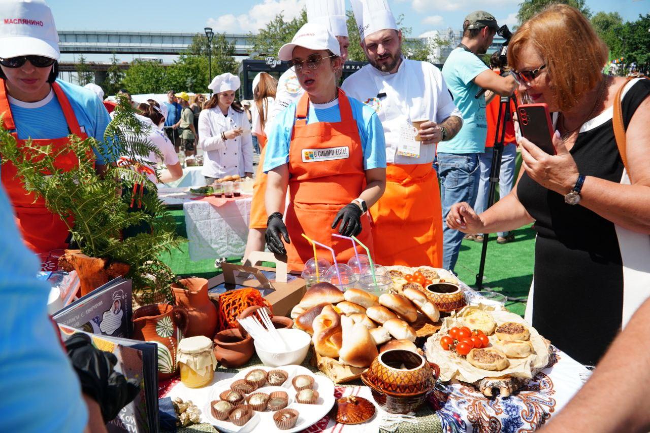 Фото В Новосибирске проходить масштабный гастрофестиваль на Михайловской набережной. ФОТОРЕПОРТАЖ 22